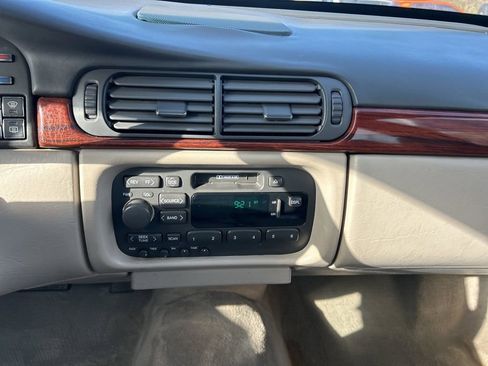 Used 1997 Cadillac De Ville Sedan image 15