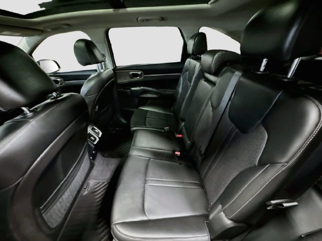 Certified 2023 Kia Sorento S w/ Panoramic Sunroof Package AWD/4WD image 26