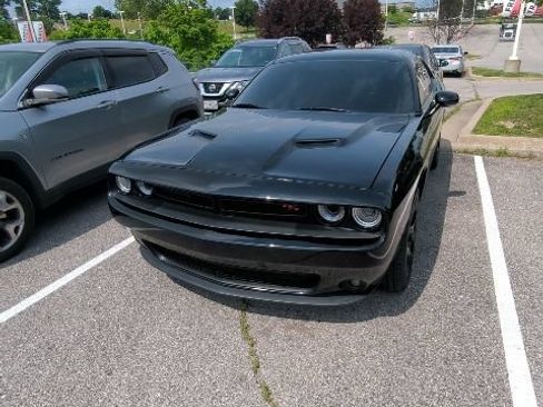 Used 2015 Dodge Challenger R/T Plus RWD image 2