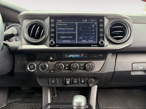 Used 2021 Toyota Tacoma TRD Sport AWD/4WD image 10