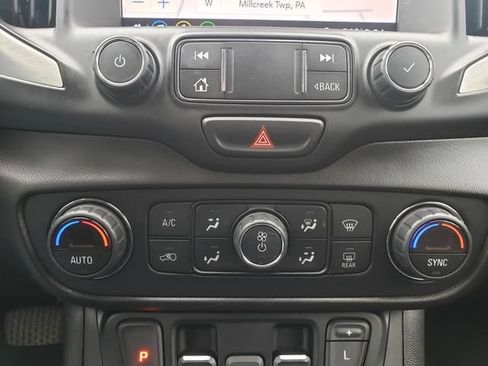 Used 2021 GMC Terrain SLT w/ Infotainment Package II AWD/4WD image 21
