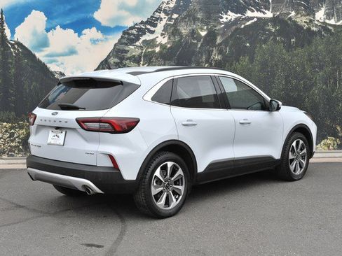 Used 2025 Ford Escape Platinum AWD/4WD image 3
