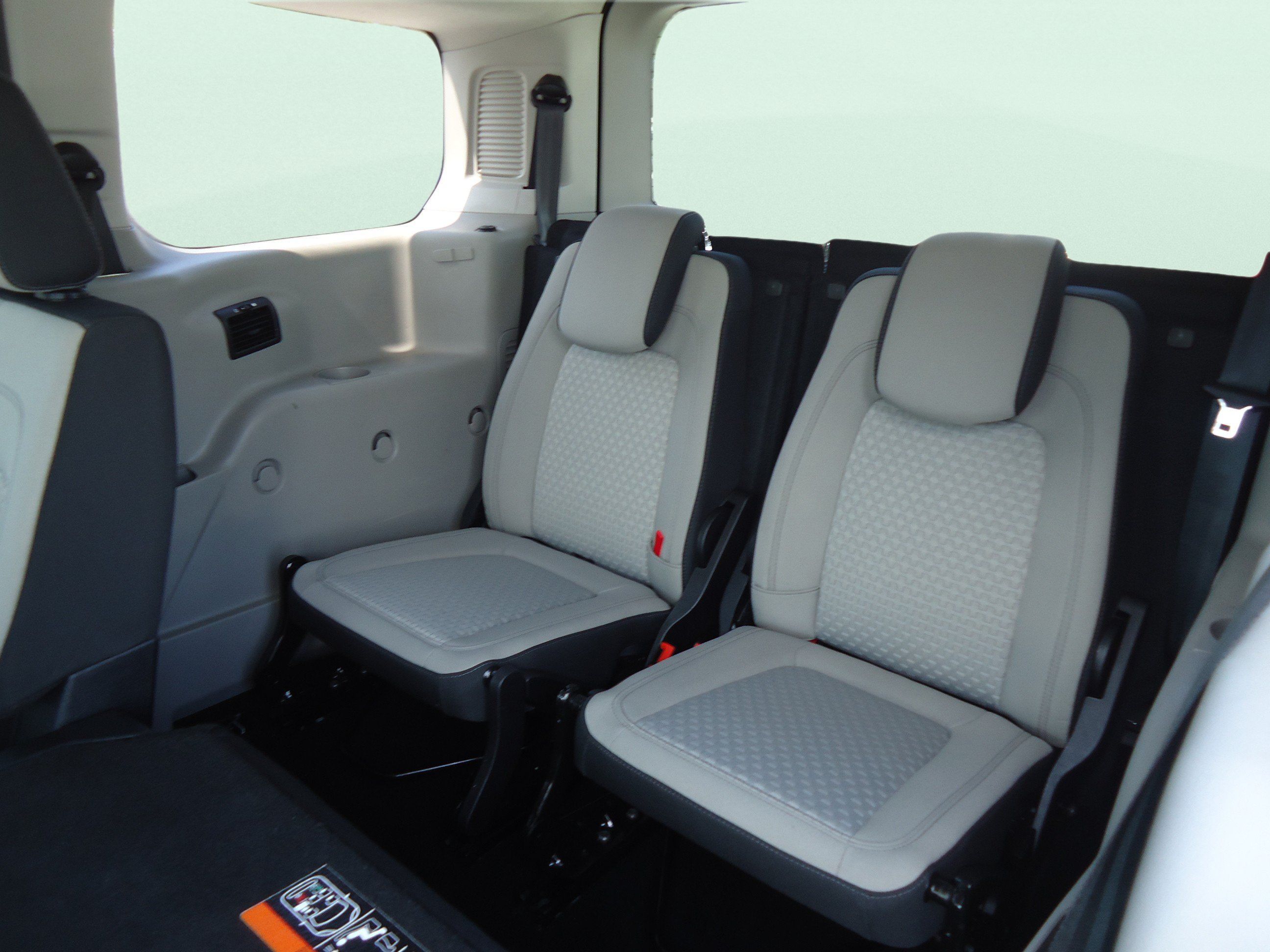 Used 2022 Ford Transit Connect XLT FWD image 26