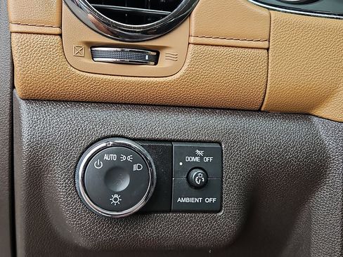 Used 2015 Buick Enclave Leather FWD image 18