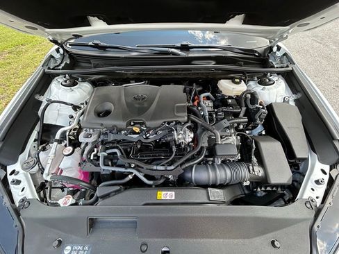 Used 2025 Toyota Camry SE w/ Convenience Package FWD image 11