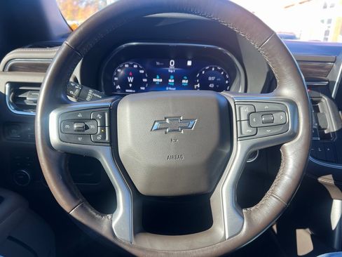 Used 2022 Chevrolet Tahoe Z71 w/ Luxury Package image 11