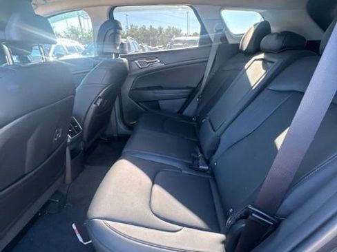 Used 2025 Kia Sportage EX FWD image 17