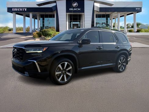 Used 2025 Honda Pilot Touring image 8