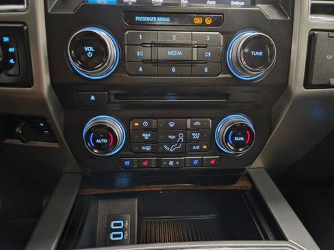Used 2017 Ford F350 Platinum w/ Platinum Ultimate Package AWD/4WD image 55