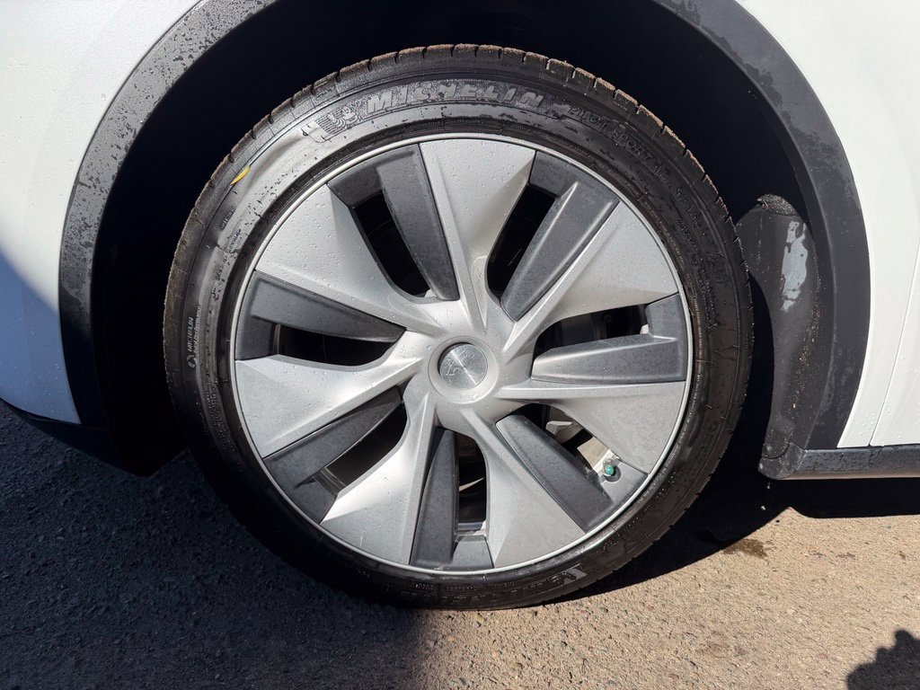 Used 2023 Tesla Model Y Long Range AWD/4WD image 7