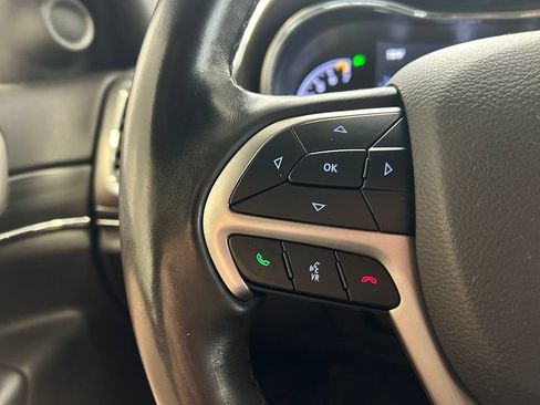Used 2020 Jeep Grand Cherokee Limited AWD/4WD image 10