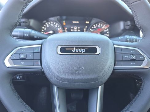 New 2026 Jeep Compass Latitude image 20