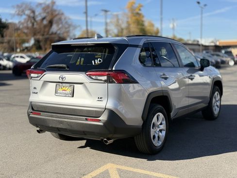 Used 2019 Toyota RAV4 LE image 7
