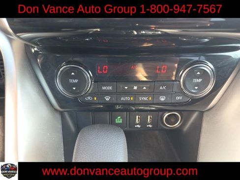 Used 2021 GMC Sierra 1500 4x4 Crew Cab w/ Sierra Value Package image 57