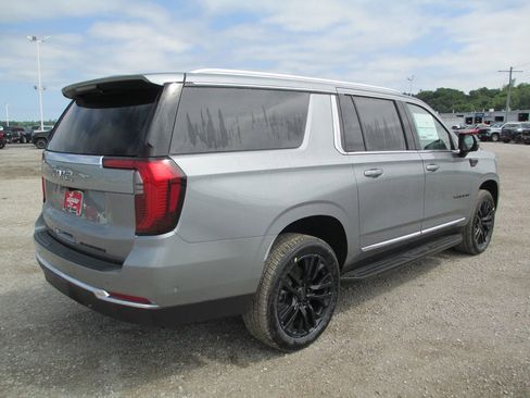 New 2026 GMC Yukon XL Elevation w/ Elevation Premium Package AWD/4WD image 4