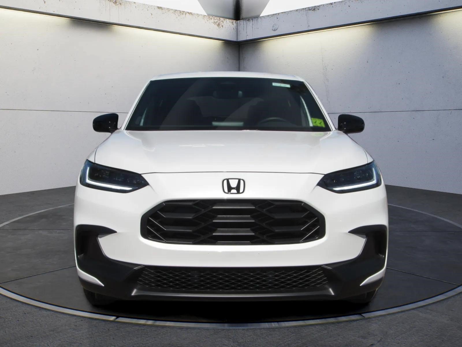 Certified 2027 Honda HR-V Sport image 3
