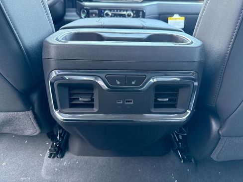 New 2026 GMC Sierra 1500 SLT image 22