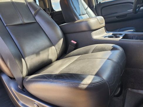 Used 2008 Chevrolet Tahoe LTZ w/ LTZ Preferred Equipment Group image 35