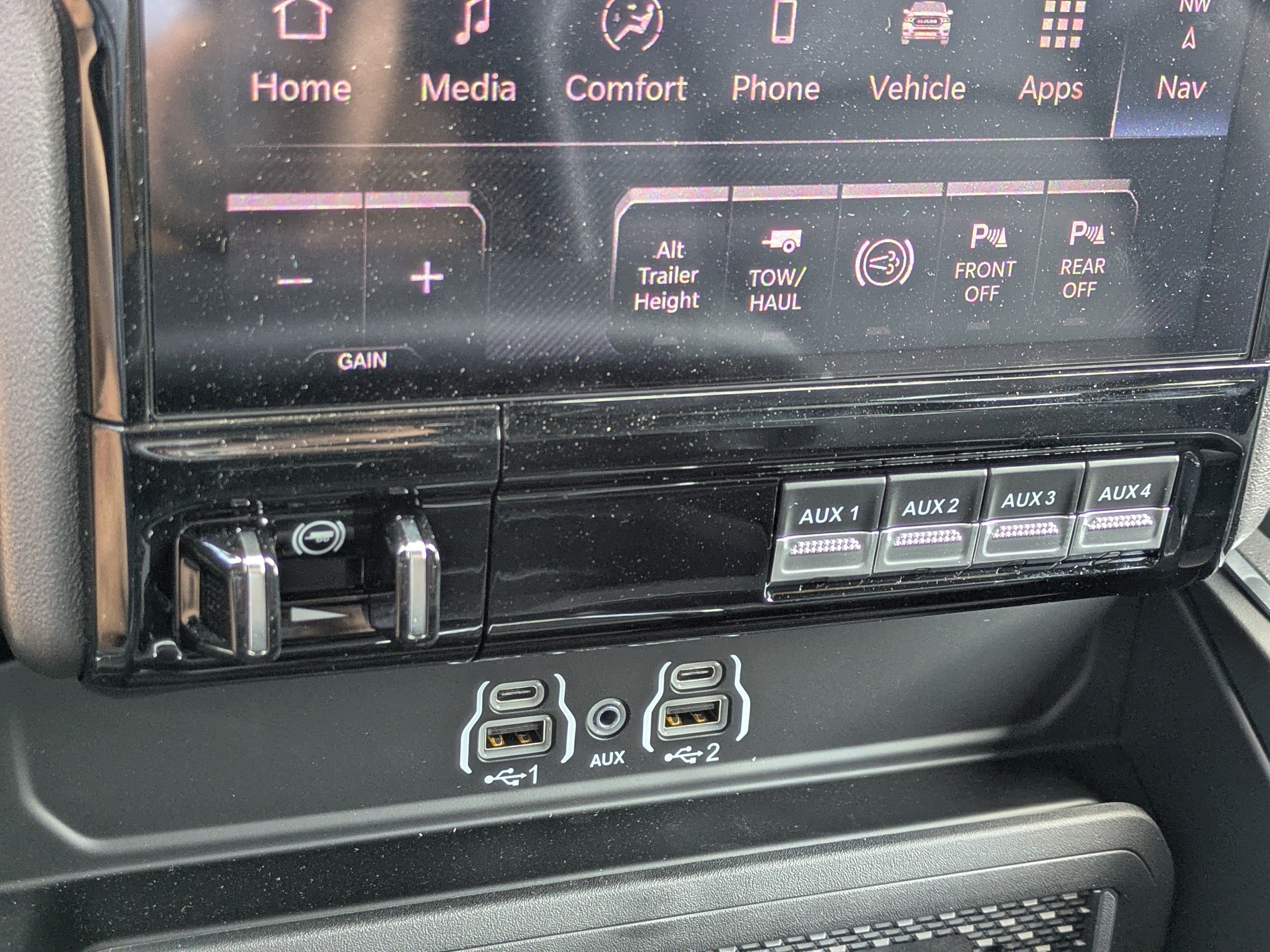 New 2026 RAM 3500 Laramie AWD/4WD image 28