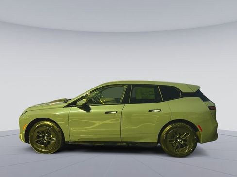 New 2026 BMW iX xDrive60 image 8