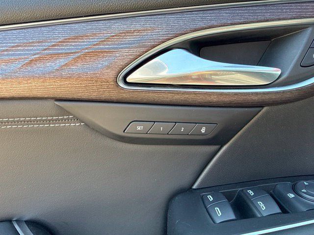 Used 2021 Buick Envision Avenir AWD/4WD image 24