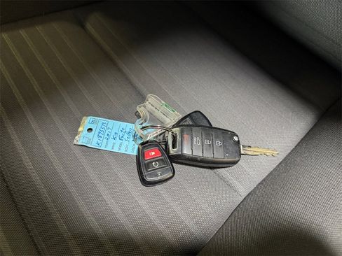 Used 2017 Kia Forte S image 32