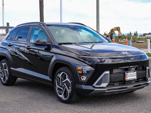 New 2026 Hyundai Kona SEL Premium image 3