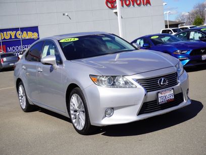 Used 2013 Lexus ES 350 w/ Luxury Pkg
