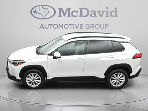 Used 2022 Toyota Corolla Cross LE FWD image 37