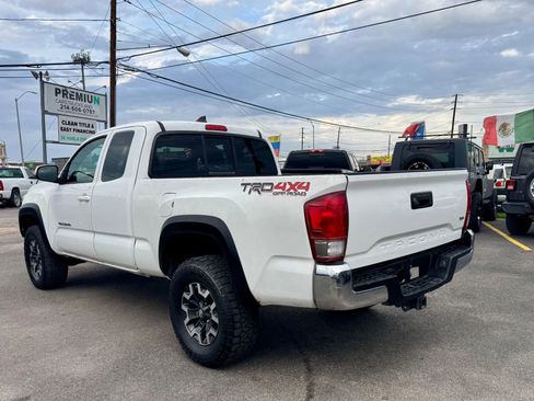 Used 2016 Toyota Tacoma TRD Off-Road w/ Towing Package image 7