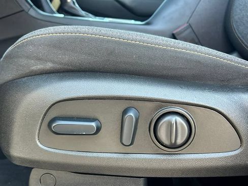 Used 2024 Chevrolet Equinox LT AWD/4WD image 10