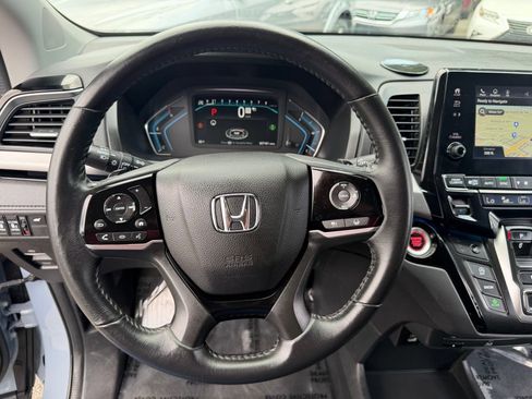 Used 2023 Honda Odyssey Touring image 32