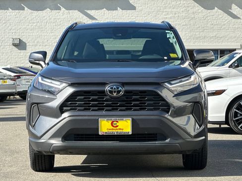 Used 2025 Toyota RAV4 XLE FWD image 11