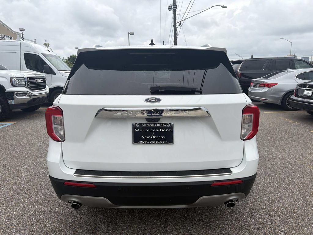 Used 2021 Ford Explorer Limited w/ Equipment Group 301A RWD image 6