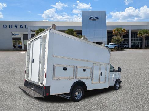 Used 2022 Chevrolet Express 3500 w/ Power Convenience Package RWD image 4