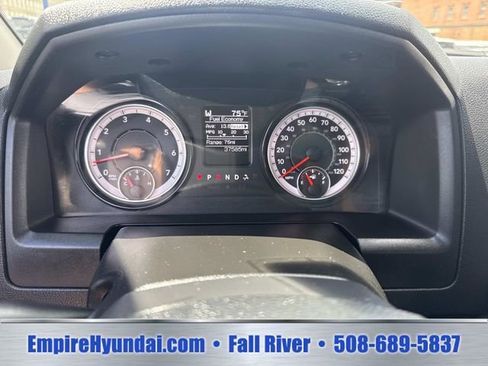 Used 2024 RAM 1500 Classic SLT AWD/4WD image 32