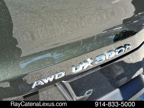 Certified 2025 Lexus UX 300h AWD w/ Accessory Package (Z1) image 18