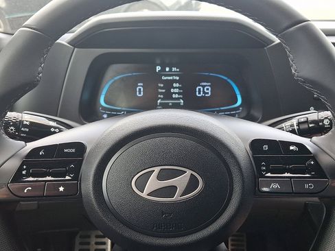 Certified 2025 Hyundai Elantra Sport FWD image 18