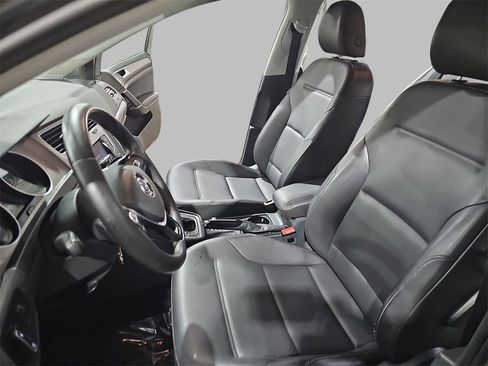 Used 2015 Volkswagen Golf S image 15