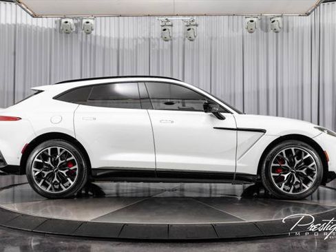 Used 2021 Aston Martin DBX AWD/4WD image 21