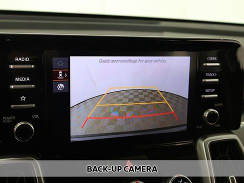 Used 2022 Kia Sorento LX FWD image 4