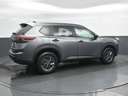 Used 2024 Nissan Rogue S AWD/4WD image 2