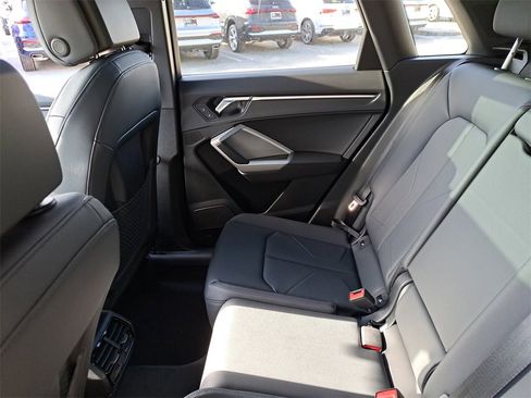 New 2025 Audi Q3 2.0T Premium image 27