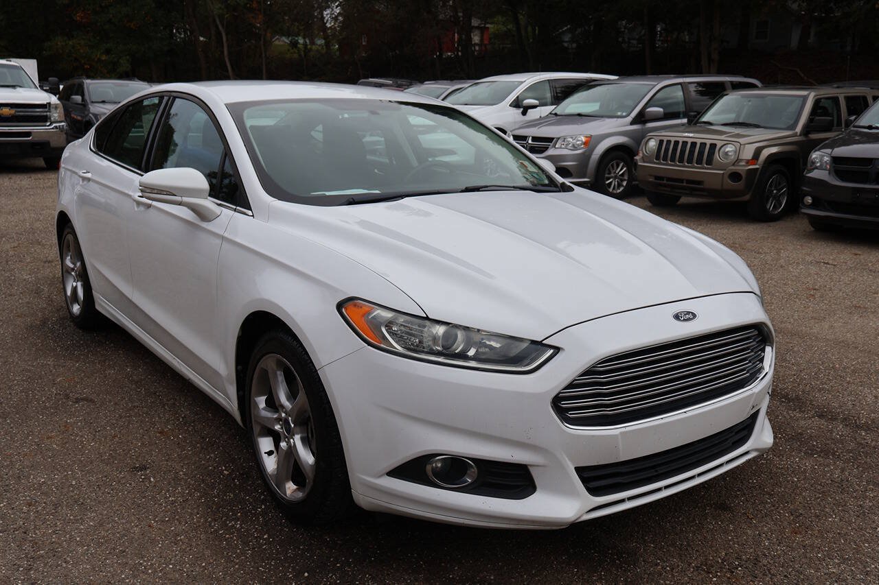 Used 2013 Ford Fusion SE FWD image 1