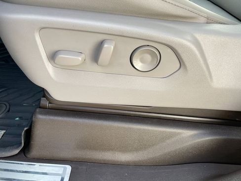 Used 2024 Chevrolet Silverado 2500 LTZ w/ LTZ Premium Package image 42