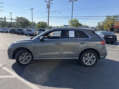Used 2021 Audi Q3 2.0T Premium Plus w/ Premium Plus Package AWD/4WD image 2