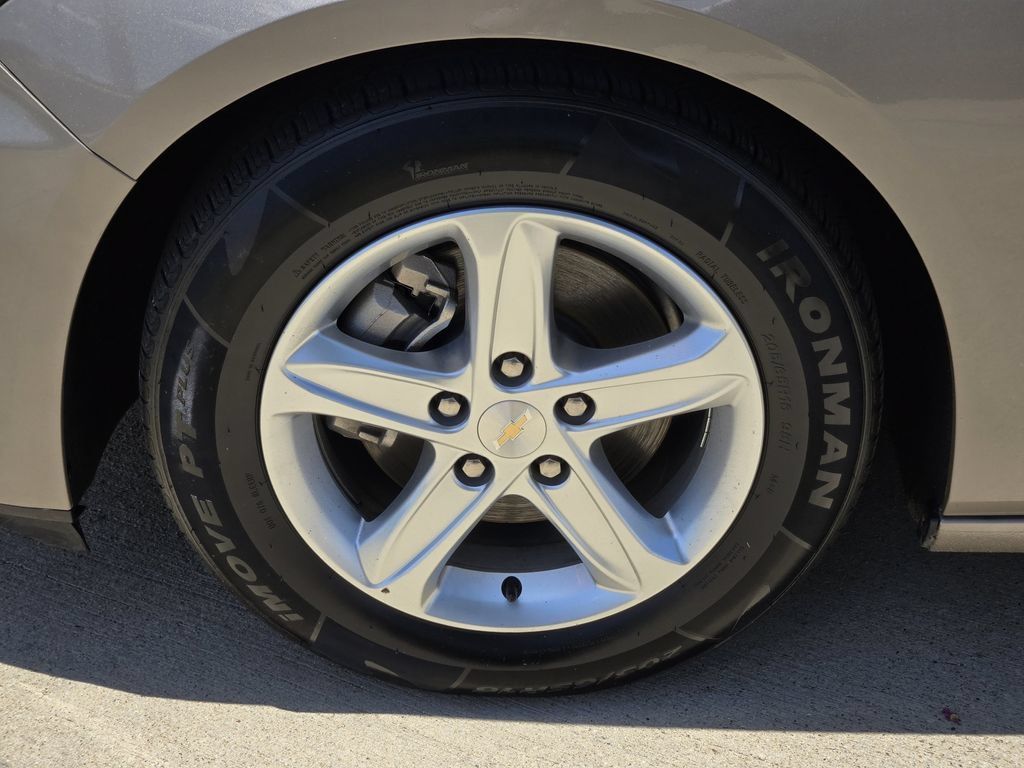 Used 2024 Chevrolet Malibu LS FWD image 8