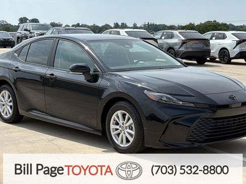 Used 2025 Toyota Camry LE w/ Convenience Package FWD image 1
