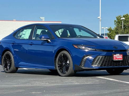 New 2026 Toyota Camry SE image 9