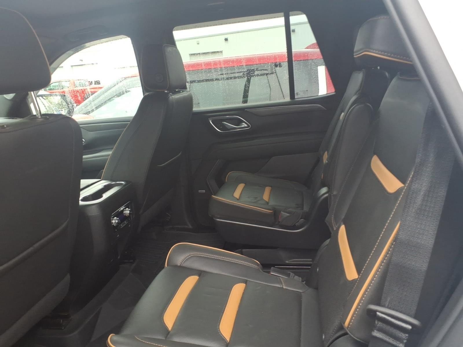 Used 2023 GMC Yukon AT4 w/ Technology Package AWD/4WD image 8